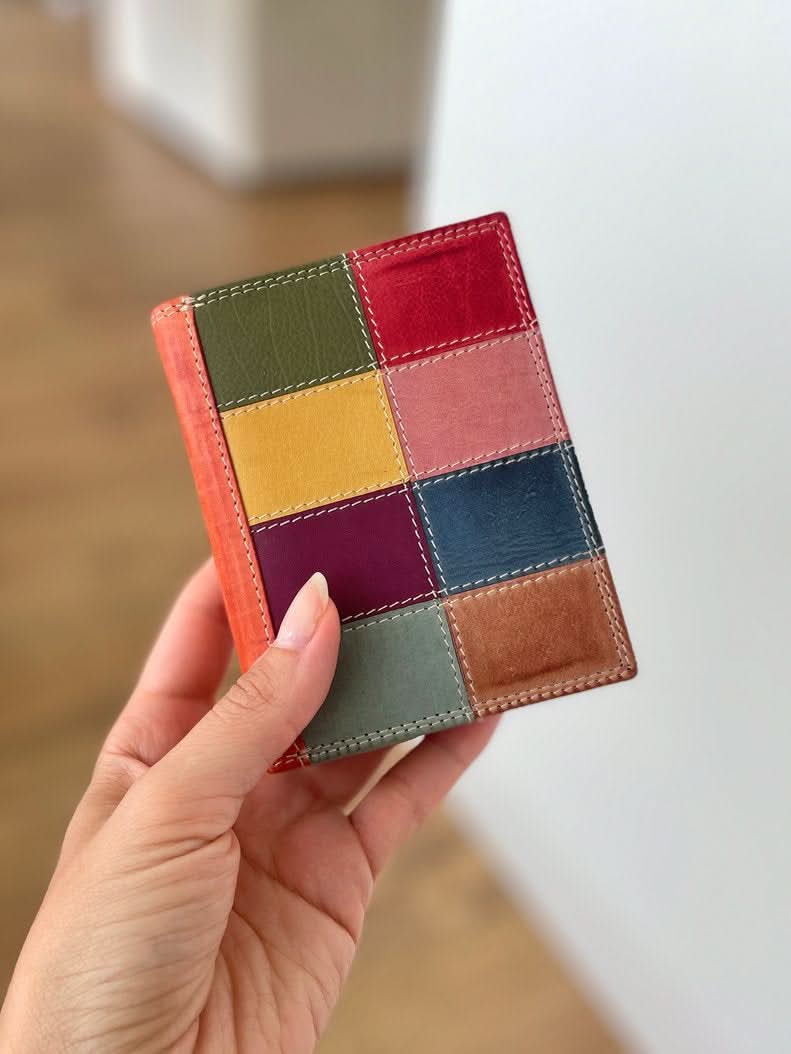 Portafoglio Medio/Piccolo in Vera Pelle | Ampio Portafoto, Pratico Portamonete, Doppia Tasca Banconote, Spazi Tessere