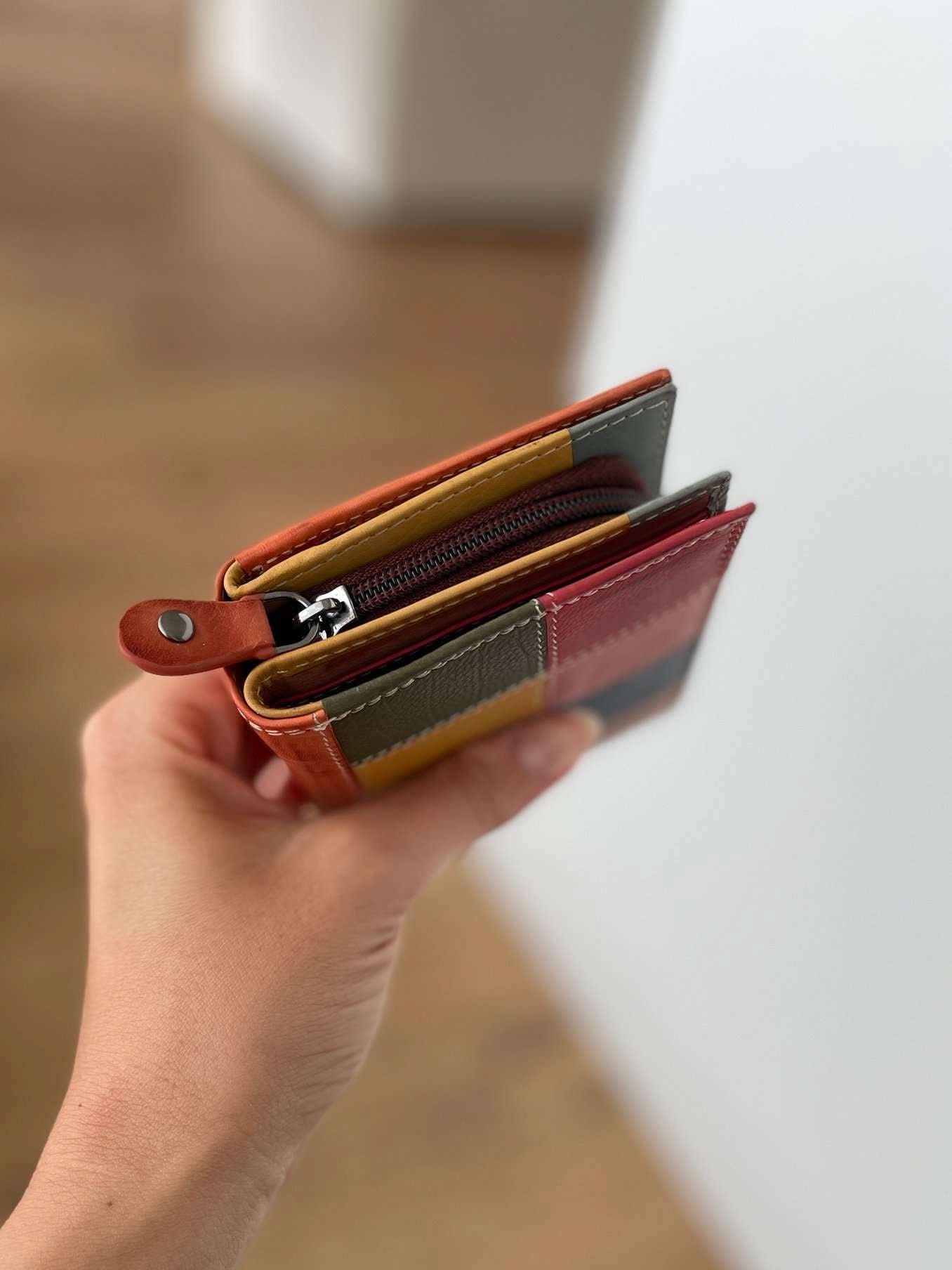 Portafoglio Medio/Piccolo in Vera Pelle | Ampio Portafoto, Pratico Portamonete, Doppia Tasca Banconote, Spazi Tessere