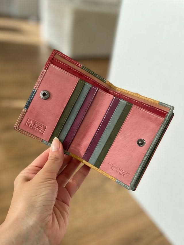 Portafoglio Medio/Piccolo in Vera Pelle | Ampio Portafoto, Pratico Portamonete, Doppia Tasca Banconote, Spazi Tessere