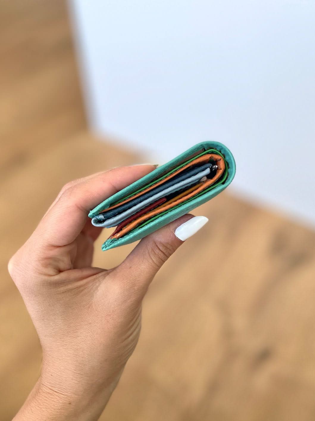 Mini Portafoglio in Vera Pelle | Spazi Tessere, 3 Portafoto, Doppia tasca banconote, Portamonete