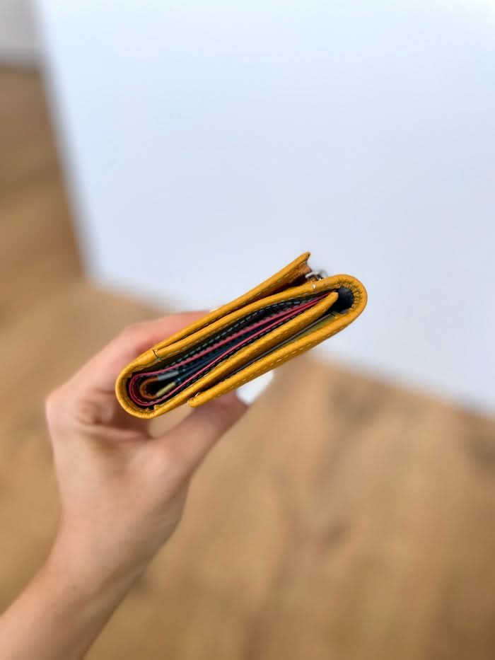 Portafoglio Medio in Vera Pelle (M89) | Portafoto, Portamonete con zip, Doppia Tasca Banconote, Spazi Tessere