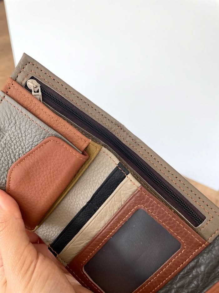 Portafoglio Piccolo in Vera Pelle | Spazi Tessere, Portafoto, 2 Tasche banconote, Portamonete