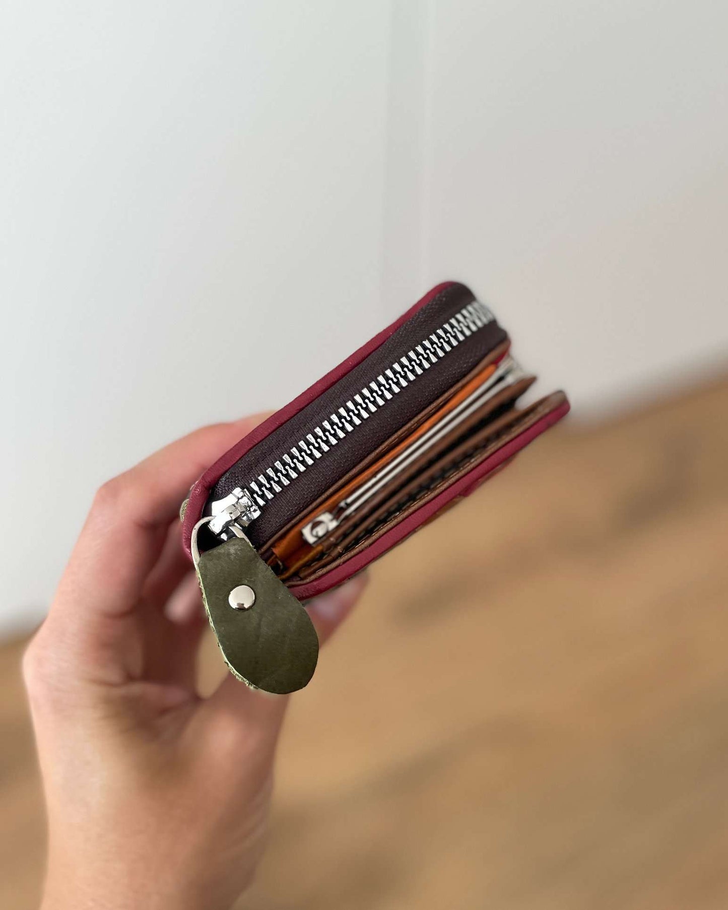 Portafoglio Medio in Vera Pelle intrecciata (P15) | 9 Spazi Tessere, 1 Portafoto, Tasca banconote, 1 Portamonete con clip, doppio scomparto con zip