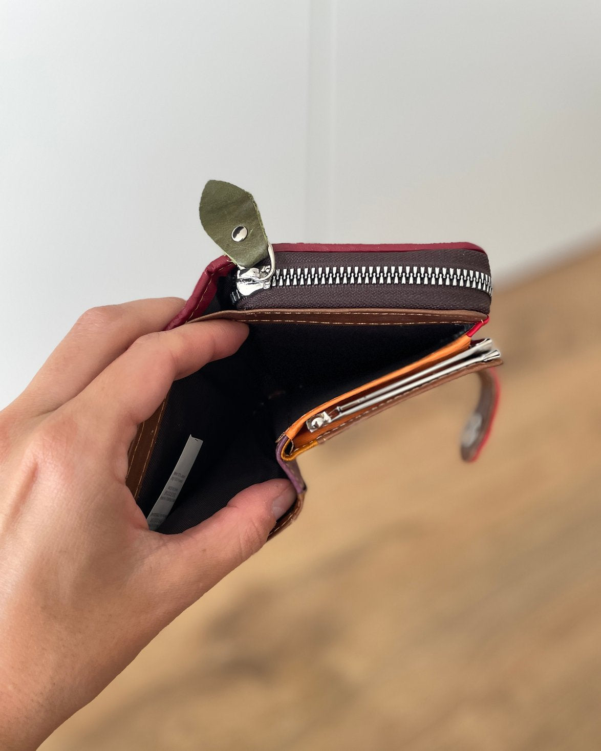 Portafoglio Medio in Vera Pelle intrecciata (P15) | 9 Spazi Tessere, 1 Portafoto, Tasca banconote, 1 Portamonete con clip, doppio scomparto con zip