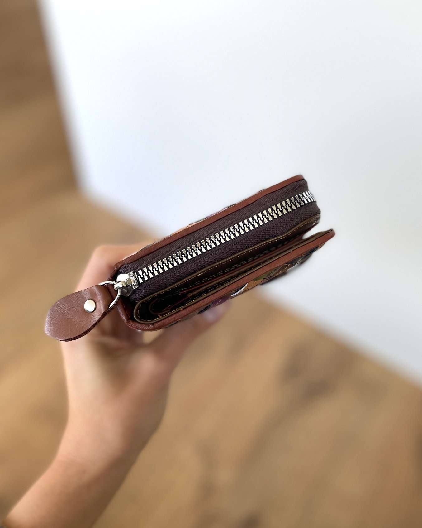 Portafoglio Grande in Vera Pelle intrecciata (P18) | 16 Spazi Tessere, 6 tasche laterali, 1 Portafoto, Tasca banconote, Portamonete con zip