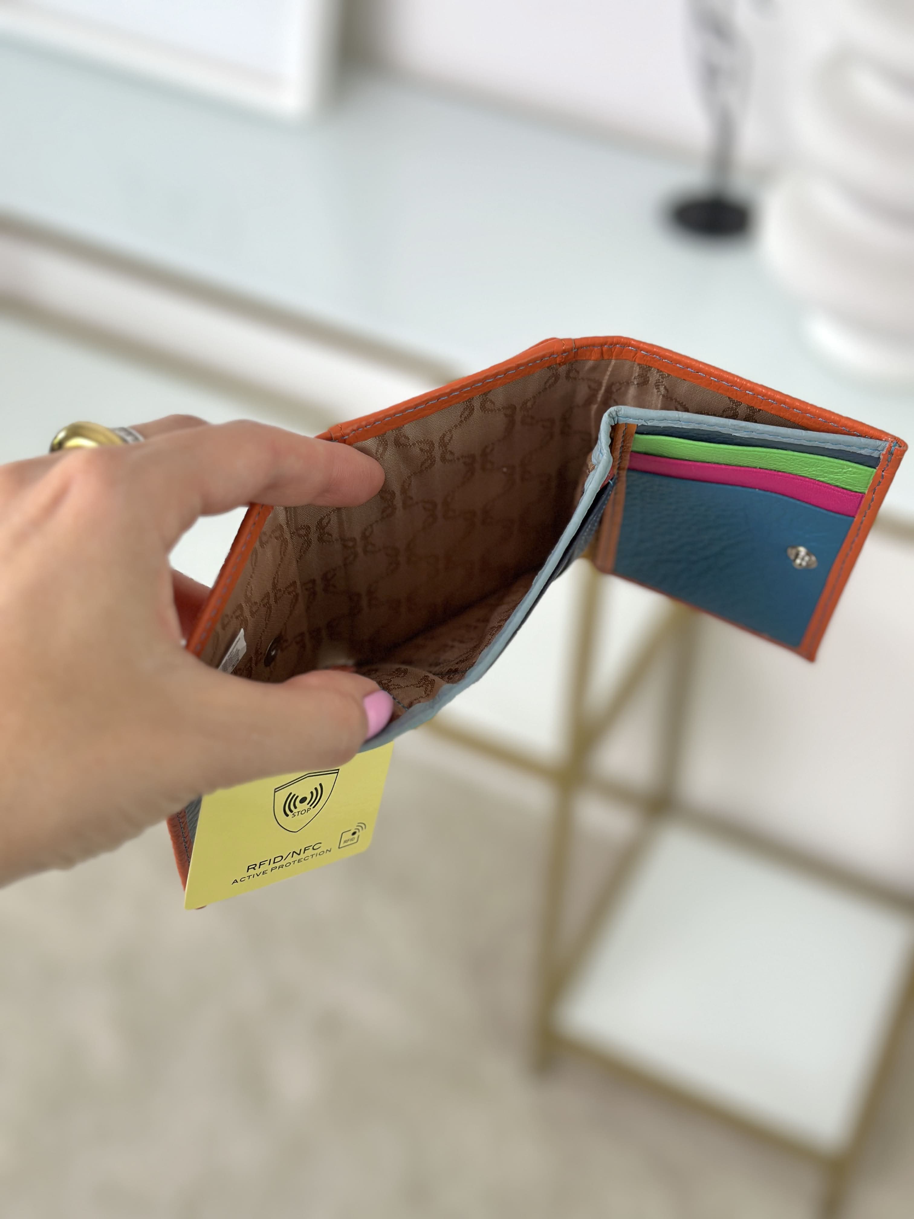 Mini Portafoglio in Vera Pelle | Portafoto, Portamonete, Spazi Tessere, Tasca Banconote